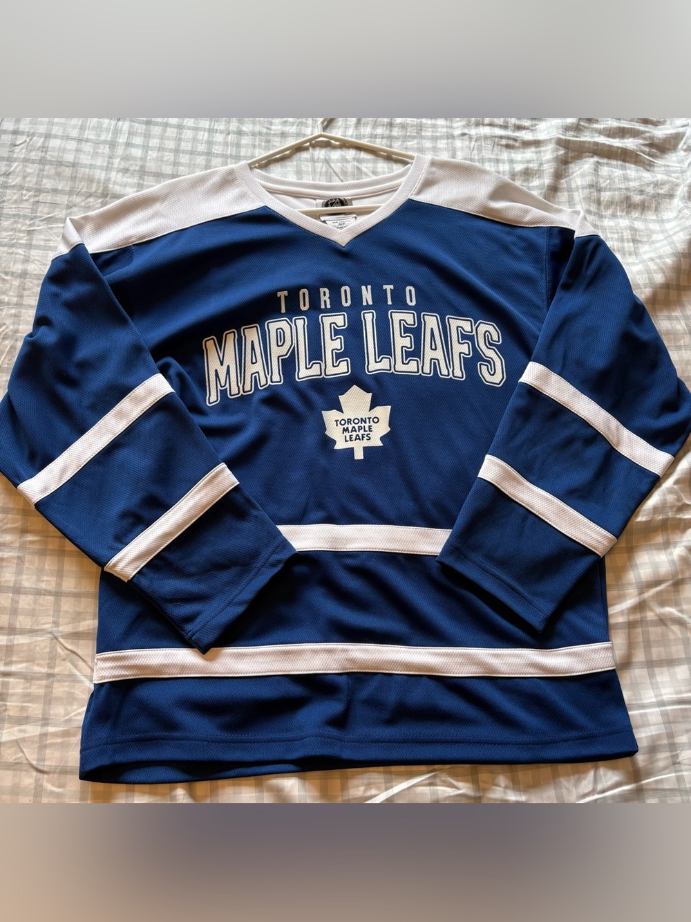 ✨✨Toronto Maple Leafs Lupul #19 Jersey Shirt✨✨